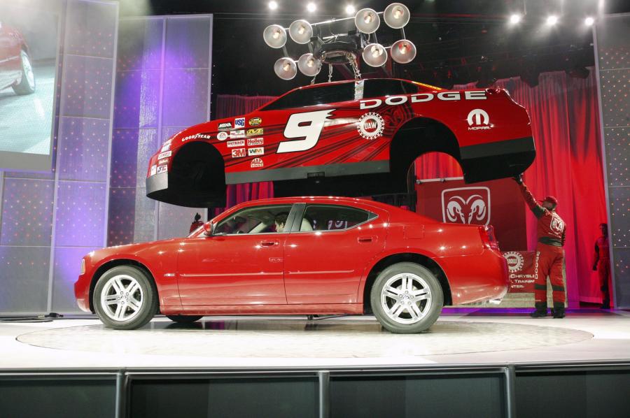  Dodge Charger R/T 2005 года  (фото 54 из 81)